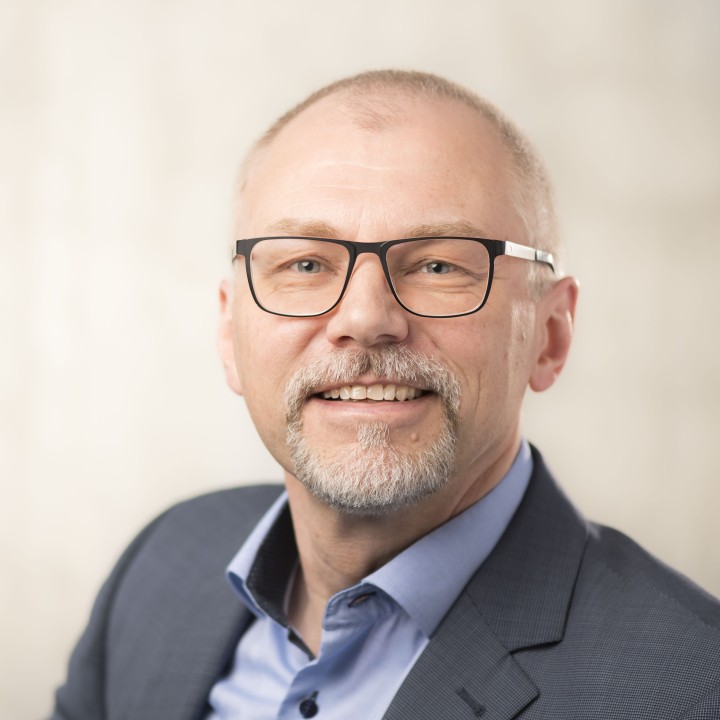 Uwe Werner, IDL