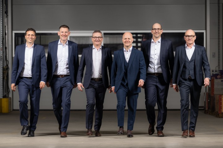 web 16 20250429 frutiger gruppenbild davidschweizer