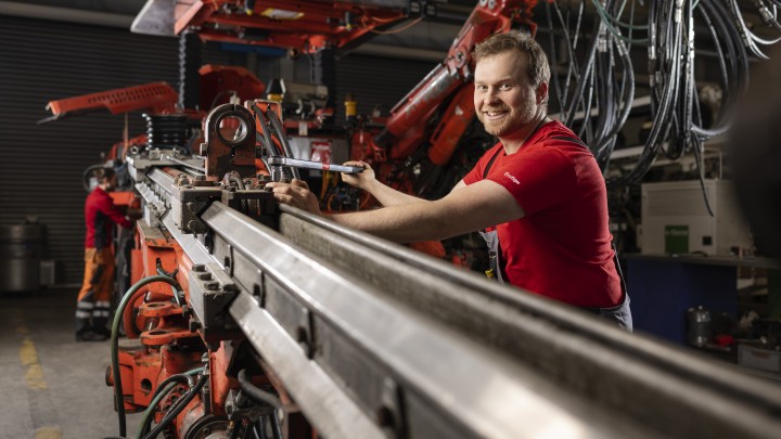 2023 Baumaschinenmech Christian Schmocker (5)